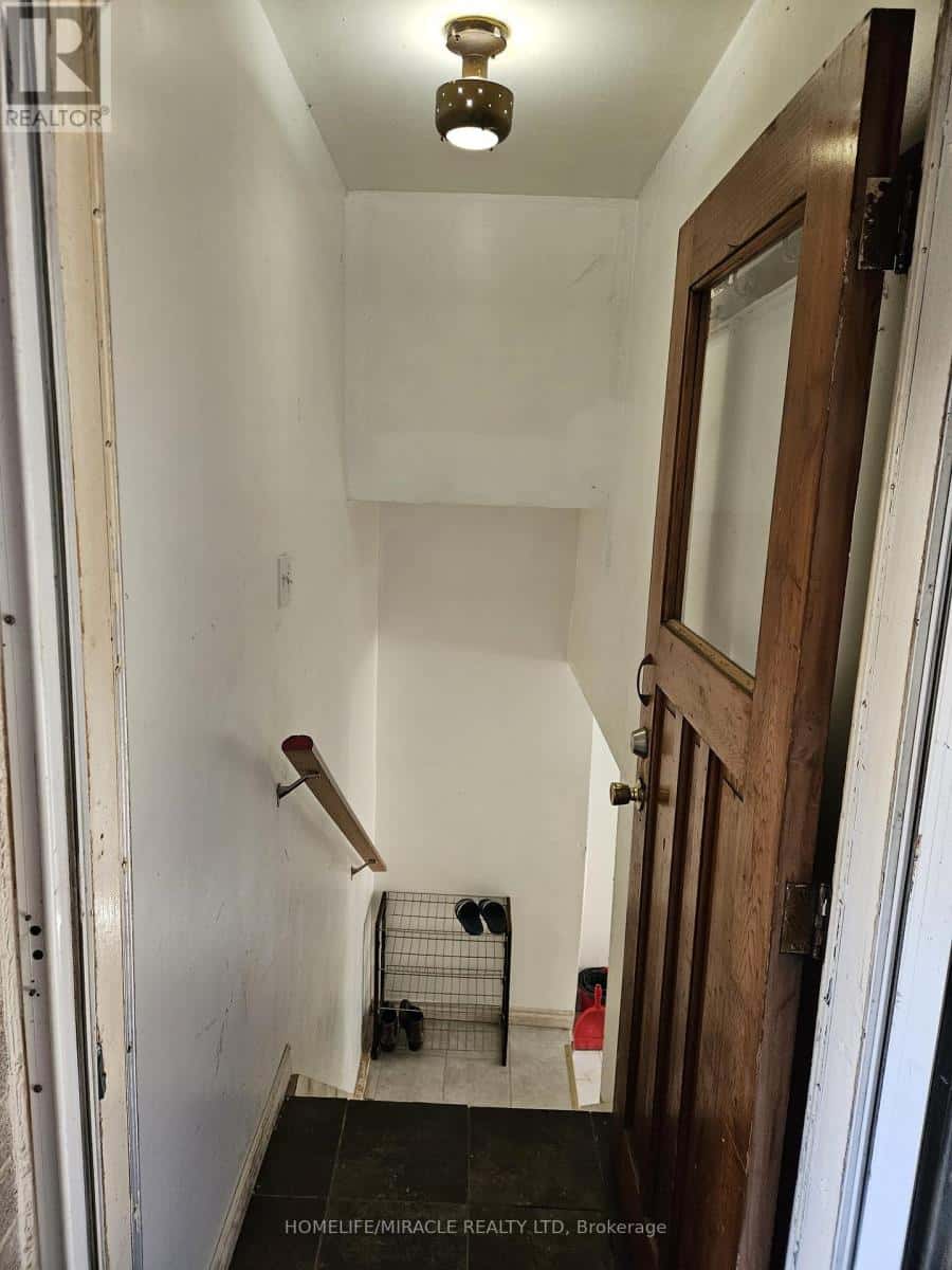 BASEMENT - 89 ALOMA CRESCENT — Brampton (Avondale), Ontario - Photo 3 of 9