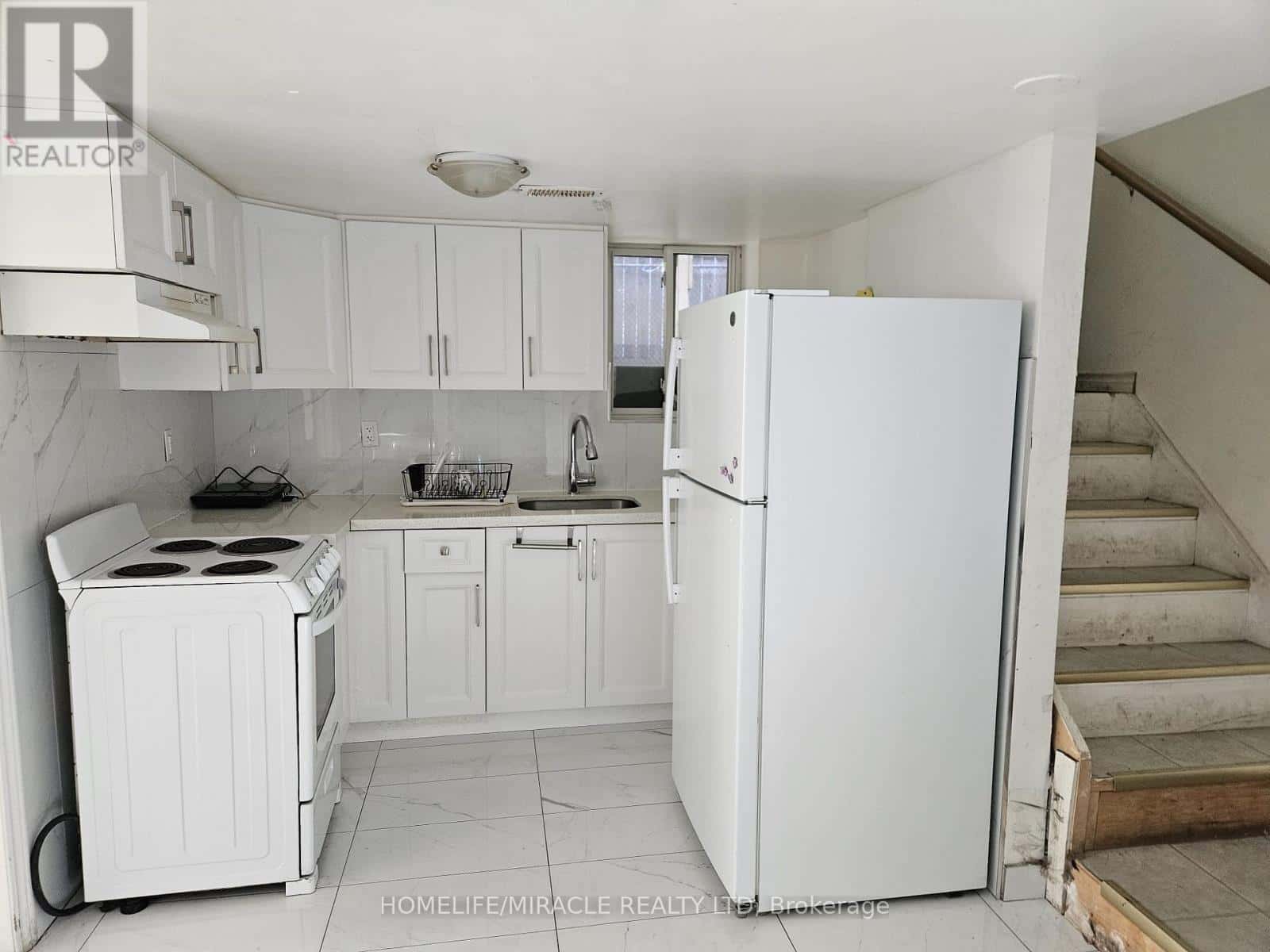 BASEMENT - 89 ALOMA CRESCENT — Brampton (Avondale), Ontario - Photo 4 of 9