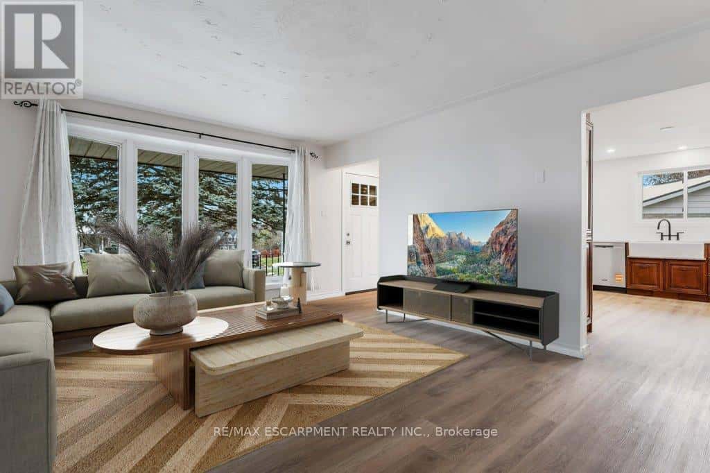 14 ORCHARD CRESCENT — Norfolk (Waterford), Ontario - Photo 4 of 33