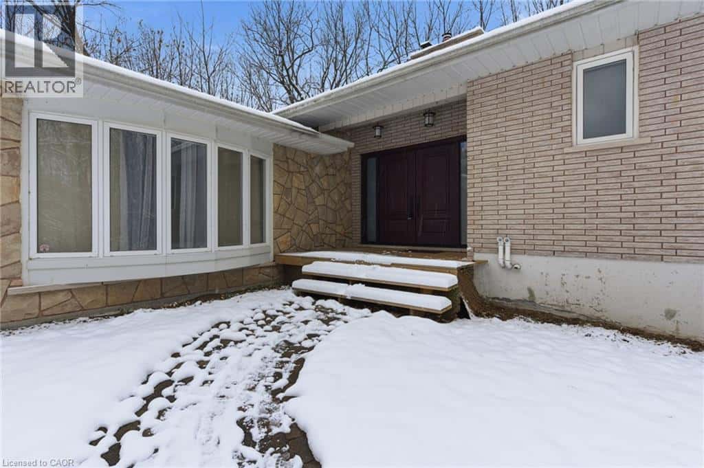 563 6TH CONCESSION Road W — Millgrove, Ontario - Photo 5 of 49