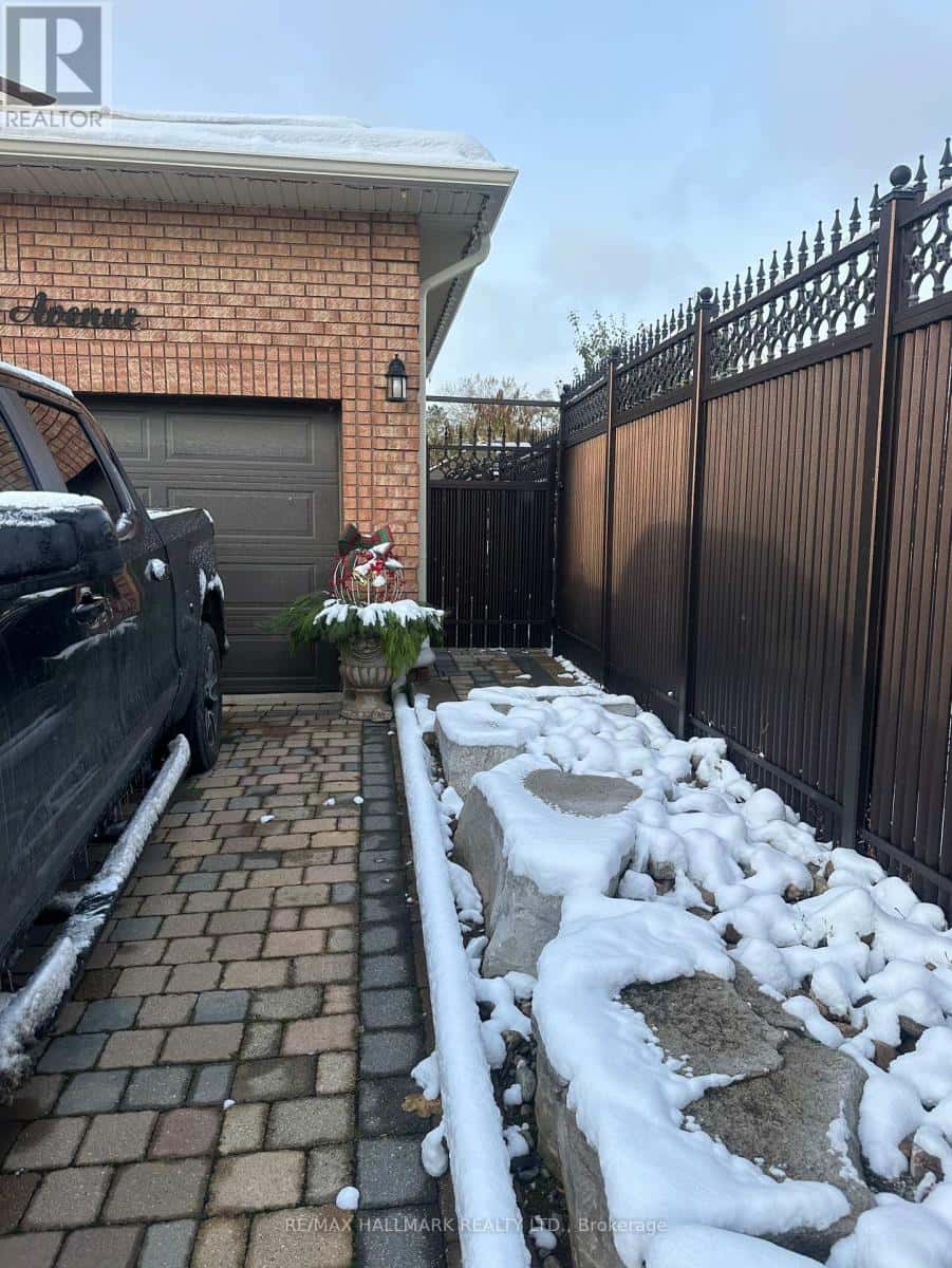 BSMT - 190 FALSTAFF AVENUE — Toronto (Rustic), Ontario - Photo 3 of 29