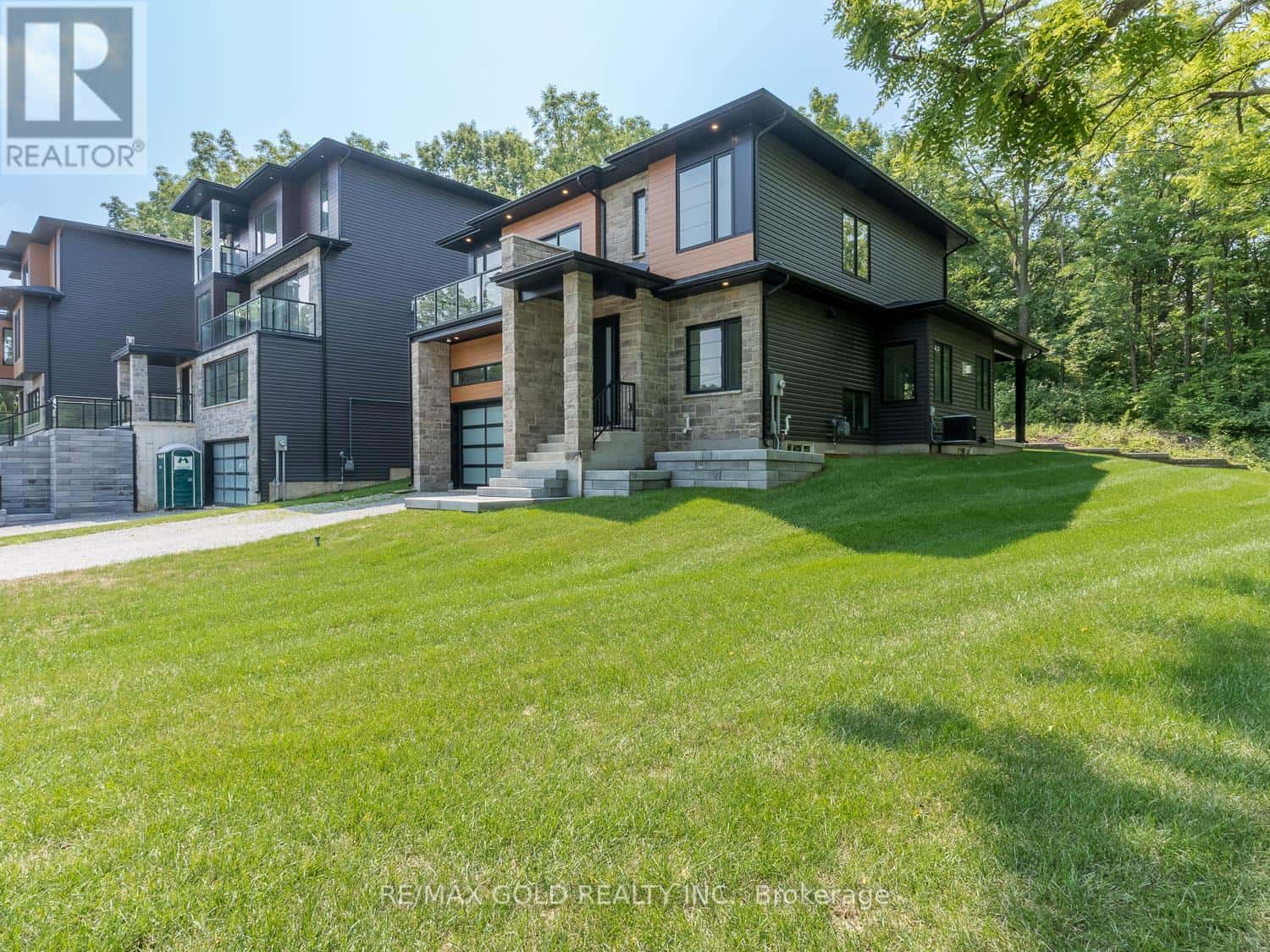 119 WELLAND VALE ROAD — St. Catharines (Grapeview), Ontario - Photo 2 of 48