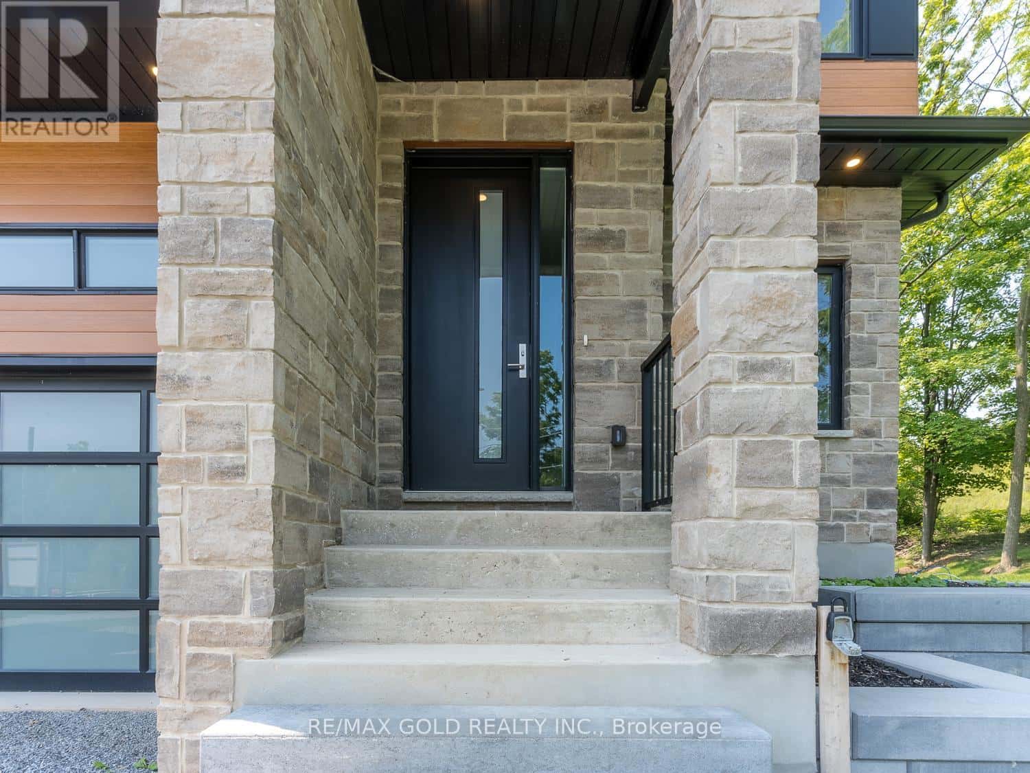 119 WELLAND VALE ROAD — St. Catharines (Grapeview), Ontario - Photo 3 of 48