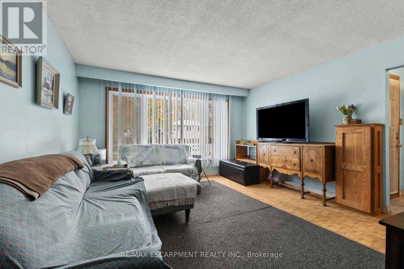 11 TORLAKE STREET — Hamilton (Templemead), Ontario - Photo 3 of 18