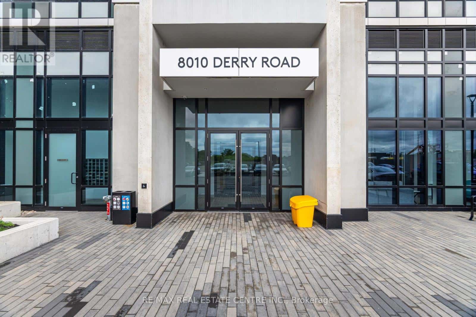 201 - 8010 DERRY ROAD — Milton (CO Coates), Ontario - Photo 2 of 37