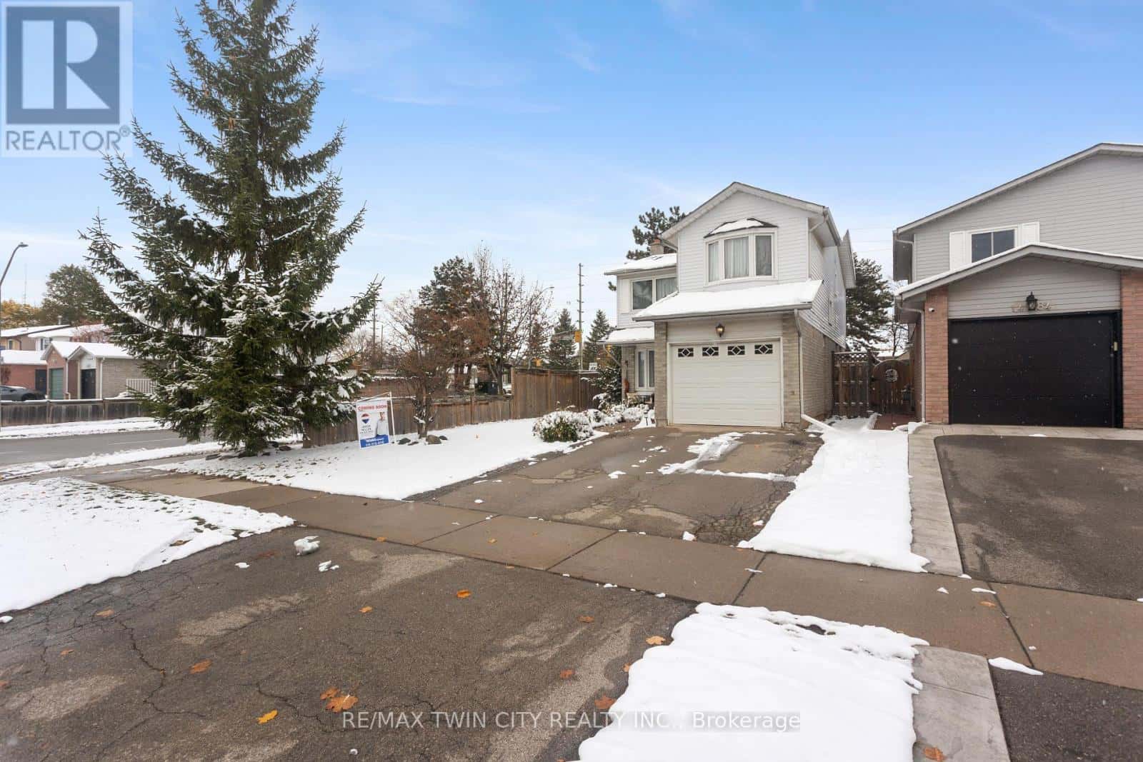 1486 REYNOLDS AVENUE — Burlington (Palmer), Ontario - Photo 3 of 41