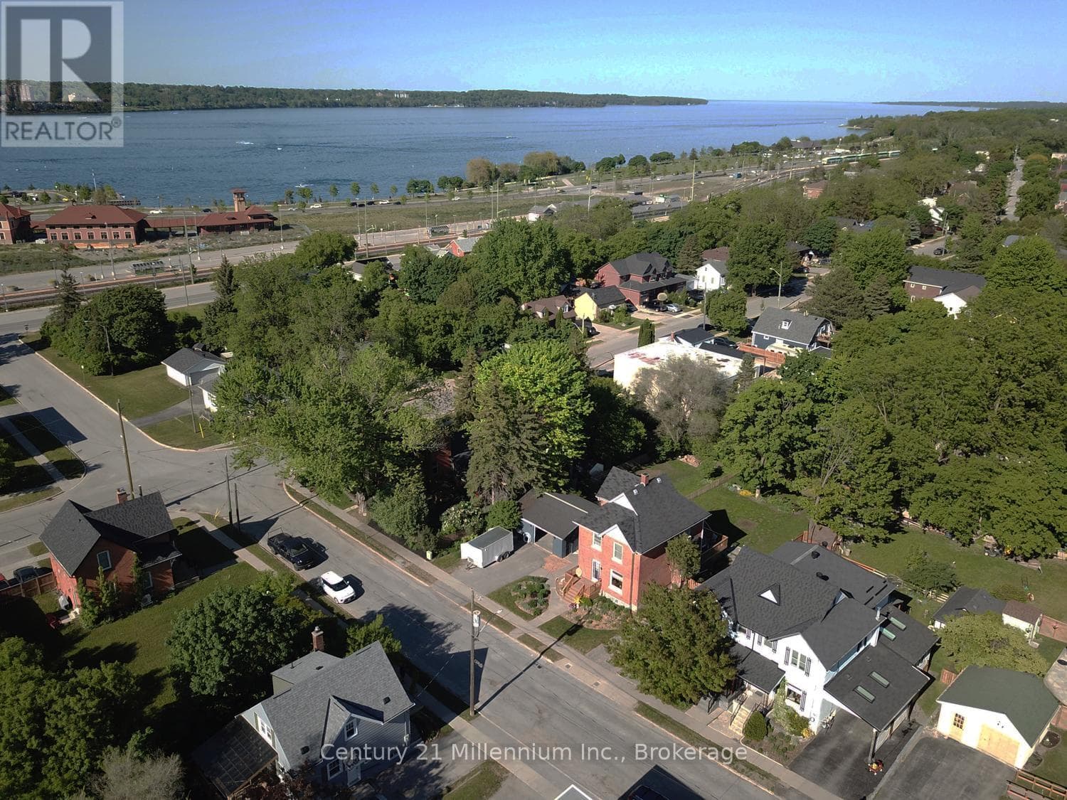 23 WILLIAM STREET — Barrie (Allandale), Ontario - Main photo