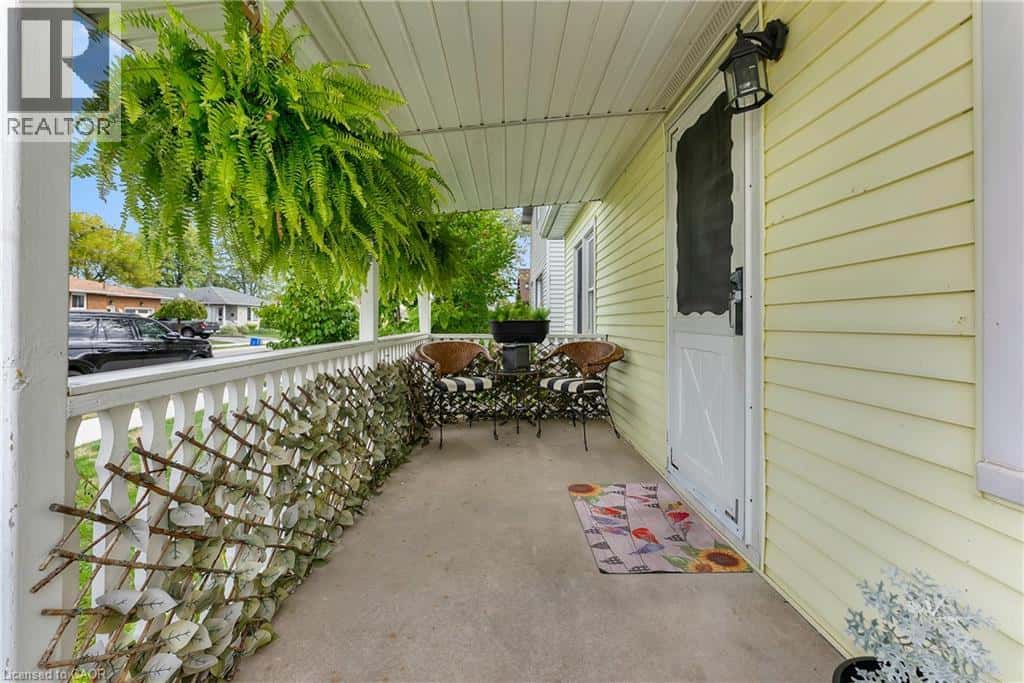 176 IDYLEWYLDE Street — Fort Erie, Ontario - Photo 3 of 28