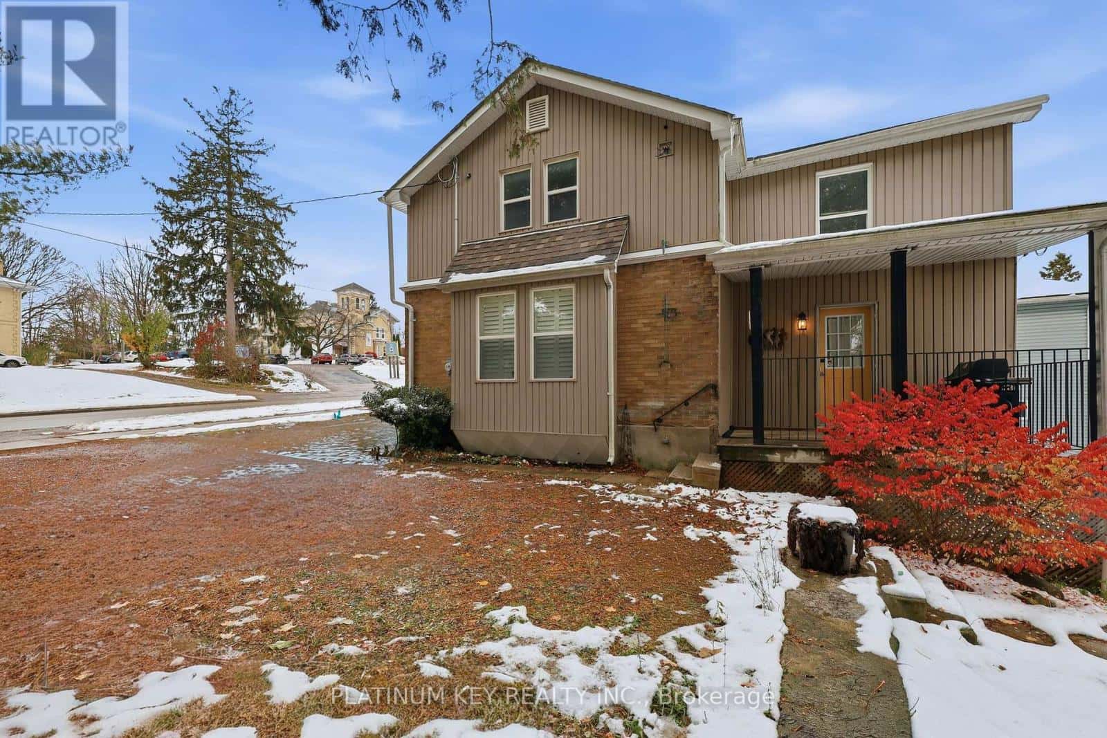 202 THAMES STREET N — Ingersoll (Ingersoll - North), Ontario - Photo 3 of 43