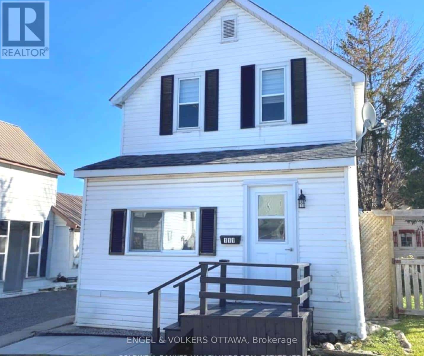 111 Russell Street North