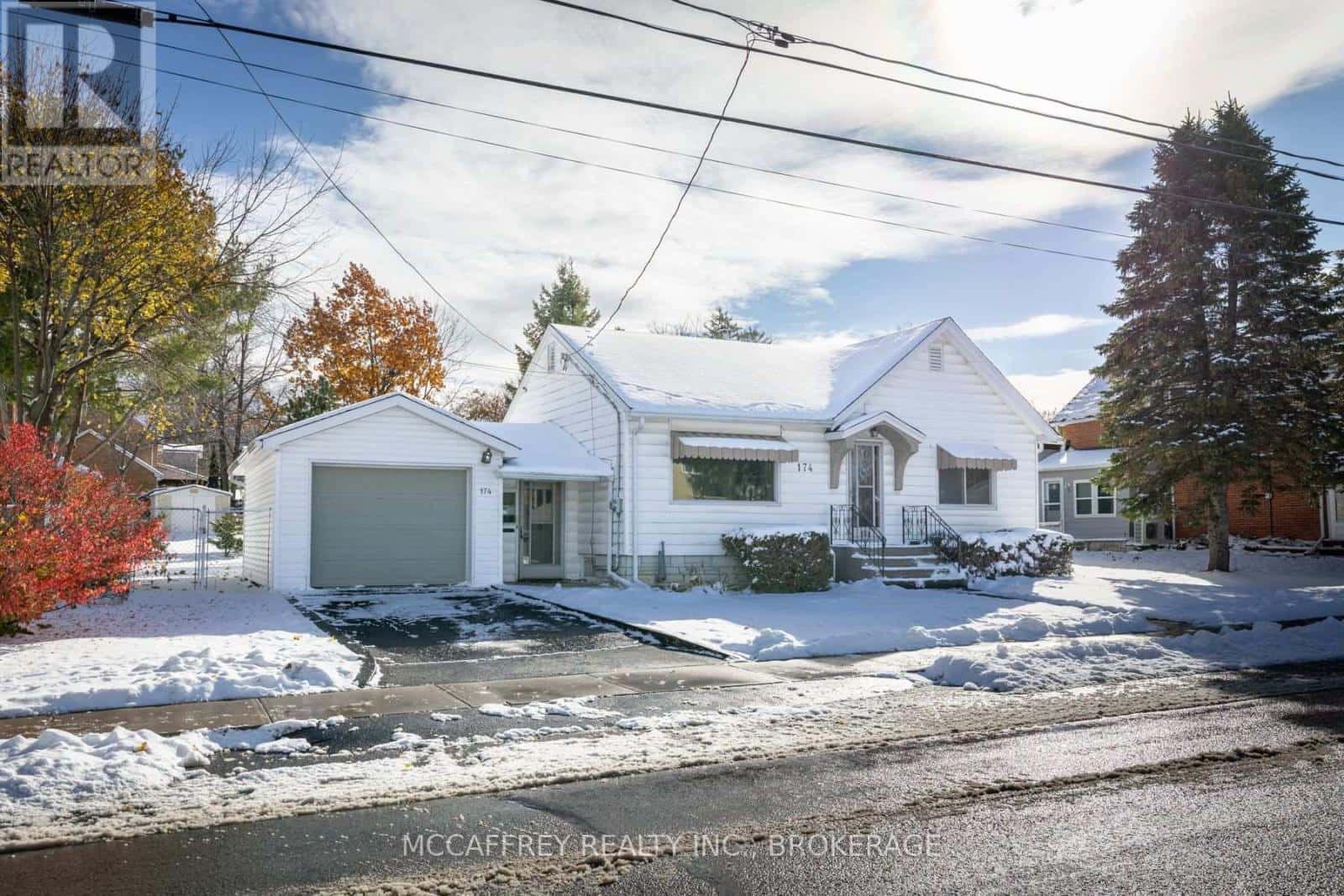 174 THOMAS STREET — Greater Napanee, Ontario - Photo 3 of 31