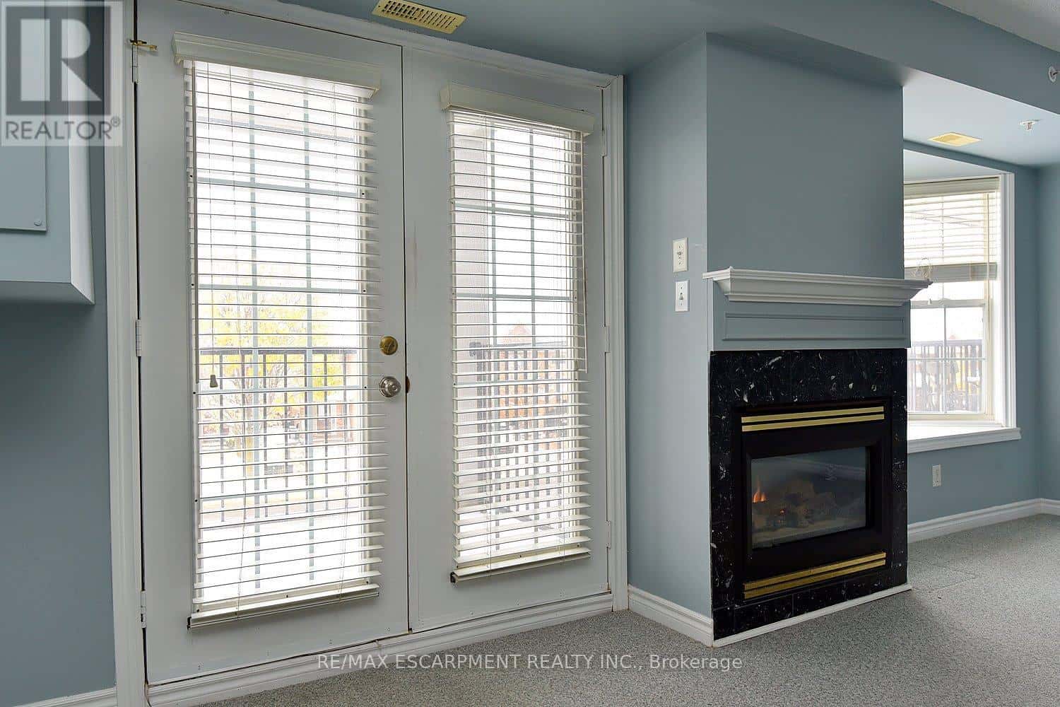 203 - 1421 WALKERS LINE — Burlington (Tansley), Ontario - Photo 3 of 33