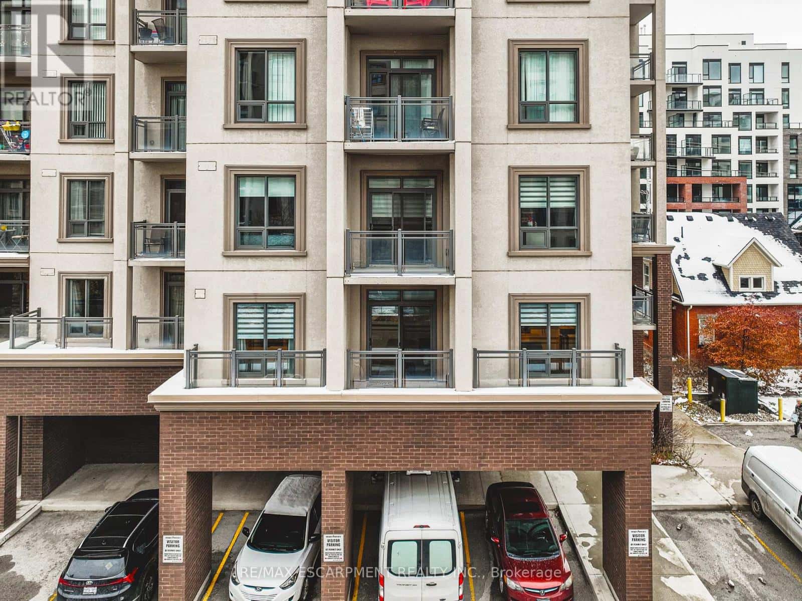 329 - 2486 OLD BRONTE ROAD — Oakville (WT West Oak Trails), Ontario - Photo 2 of 21