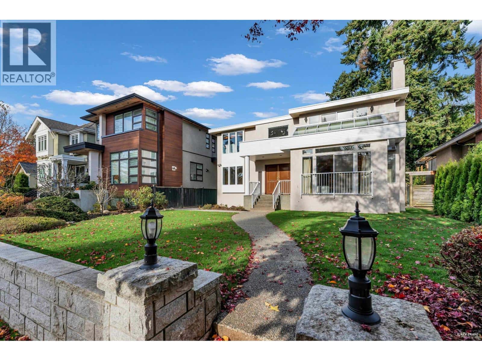 3979 W 33RD AVENUE — Vancouver, British Columbia - Photo 3 of 37