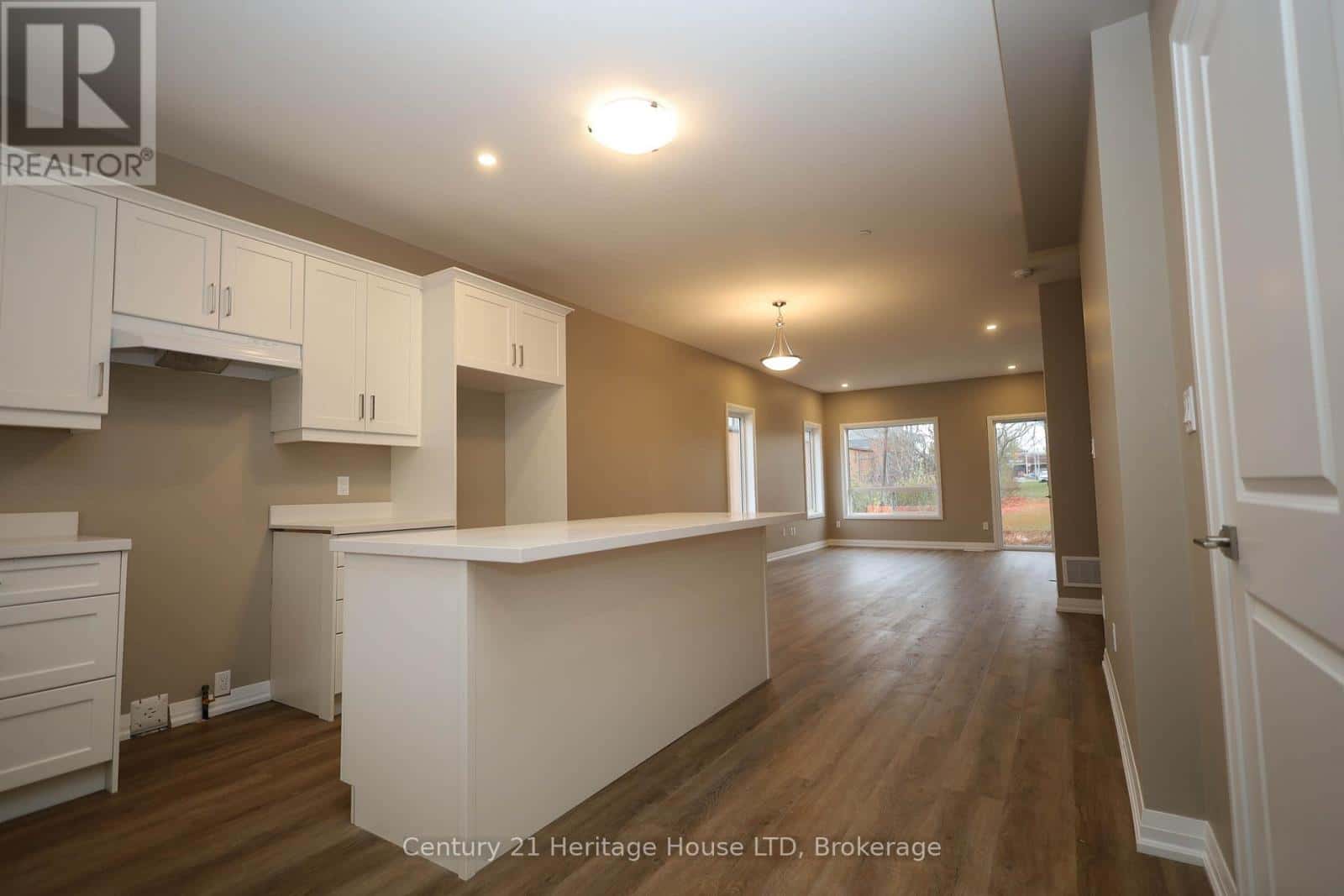 15 - 397 GARRISON ROAD — Fort Erie (Lakeshore), Ontario - Photo 5 of 20