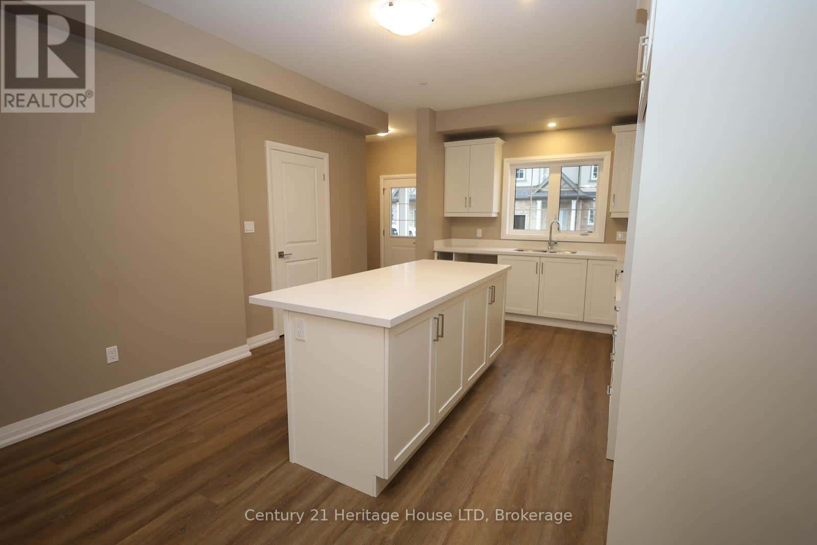 15 - 397 GARRISON ROAD — Fort Erie (Lakeshore), Ontario - Photo 3 of 20