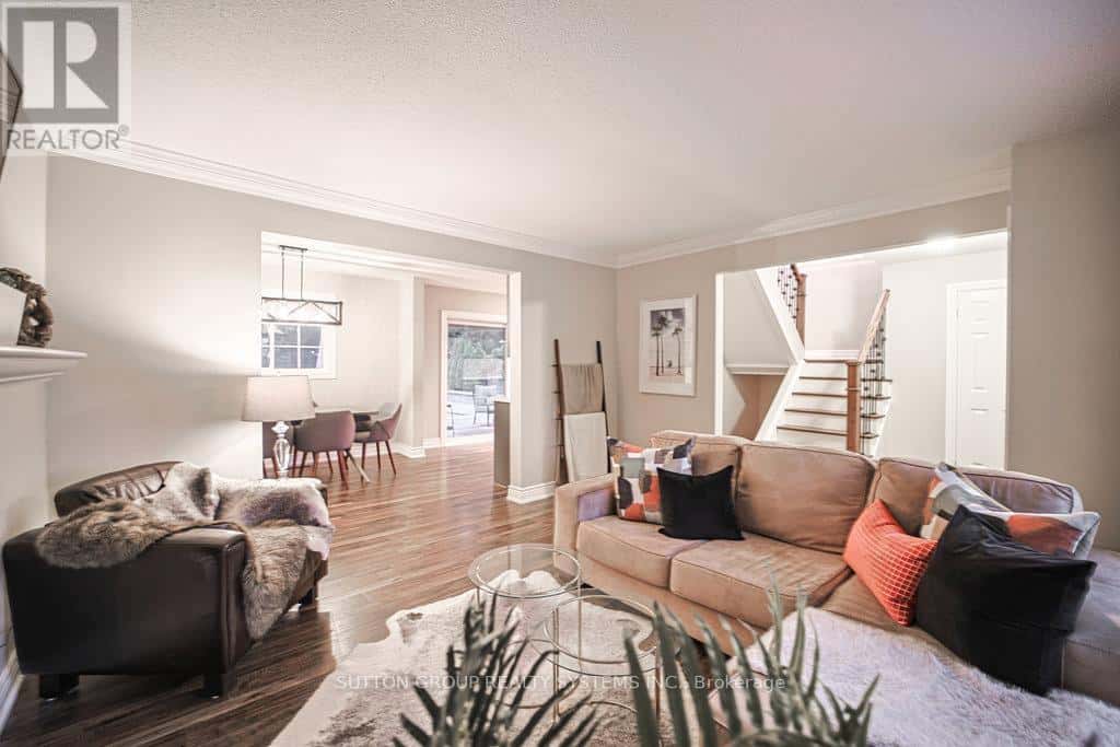 160 ALLAN DRIVE — Caledon (Bolton East), Ontario - Photo 4 of 15