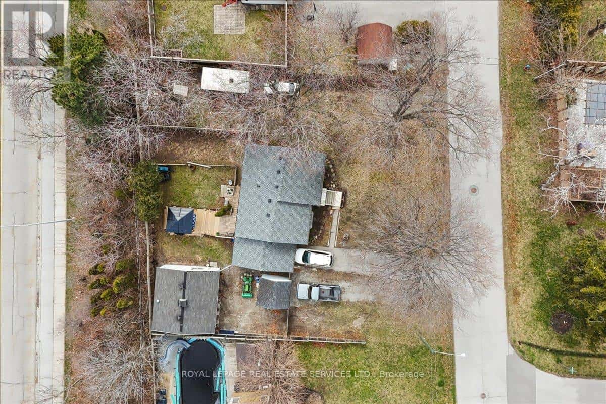 14 GERMORDA DRIVE — Oakville (CP College Park), Ontario - Photo 2 of 36