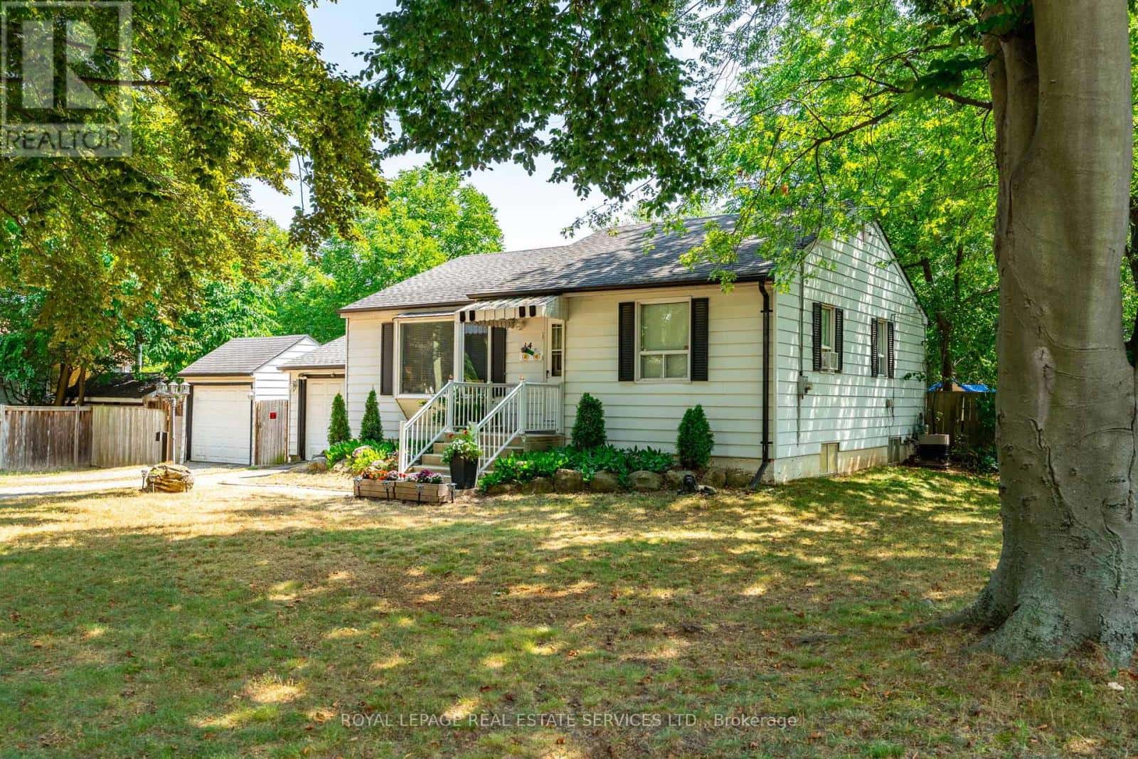 14 GERMORDA DRIVE — Oakville (CP College Park), Ontario - Photo 3 of 36