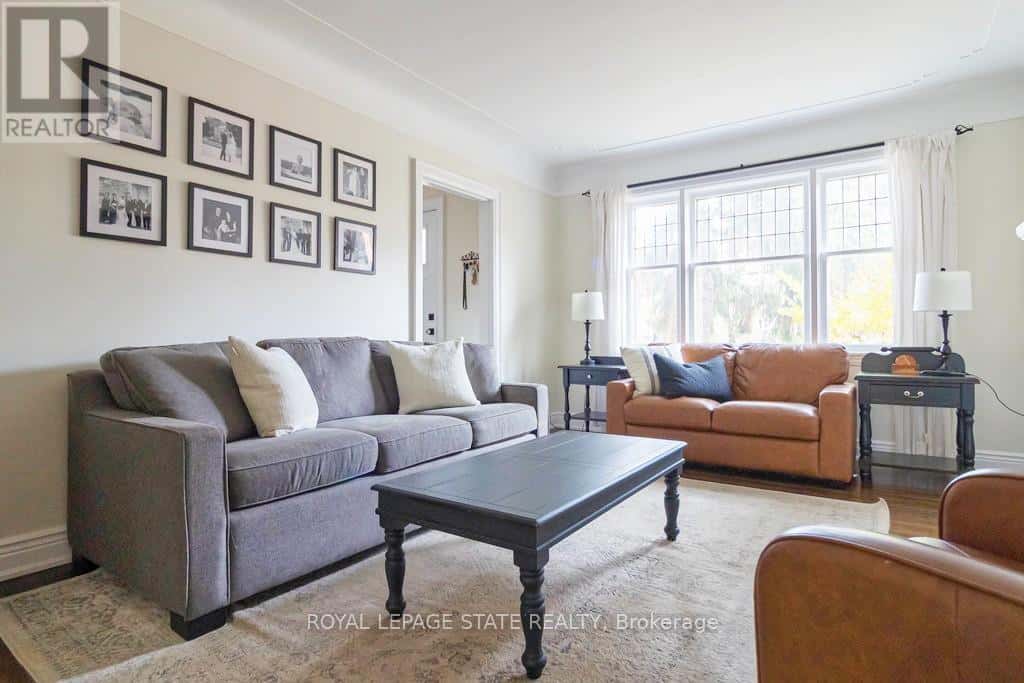 68 BOND STREET S — Hamilton (Westdale), Ontario - Photo 3 of 36