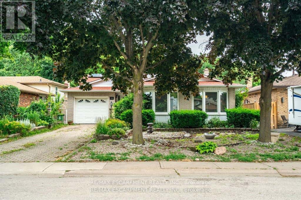 16 FLAMINGO DRIVE — Hamilton (Bruleville), Ontario - Photo 2 of 37