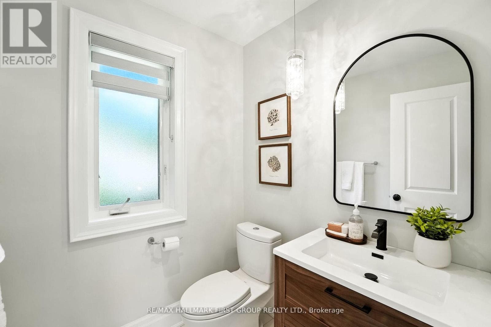 47 SHERWOOD ROAD E — Ajax (Central West), Ontario - Main photo