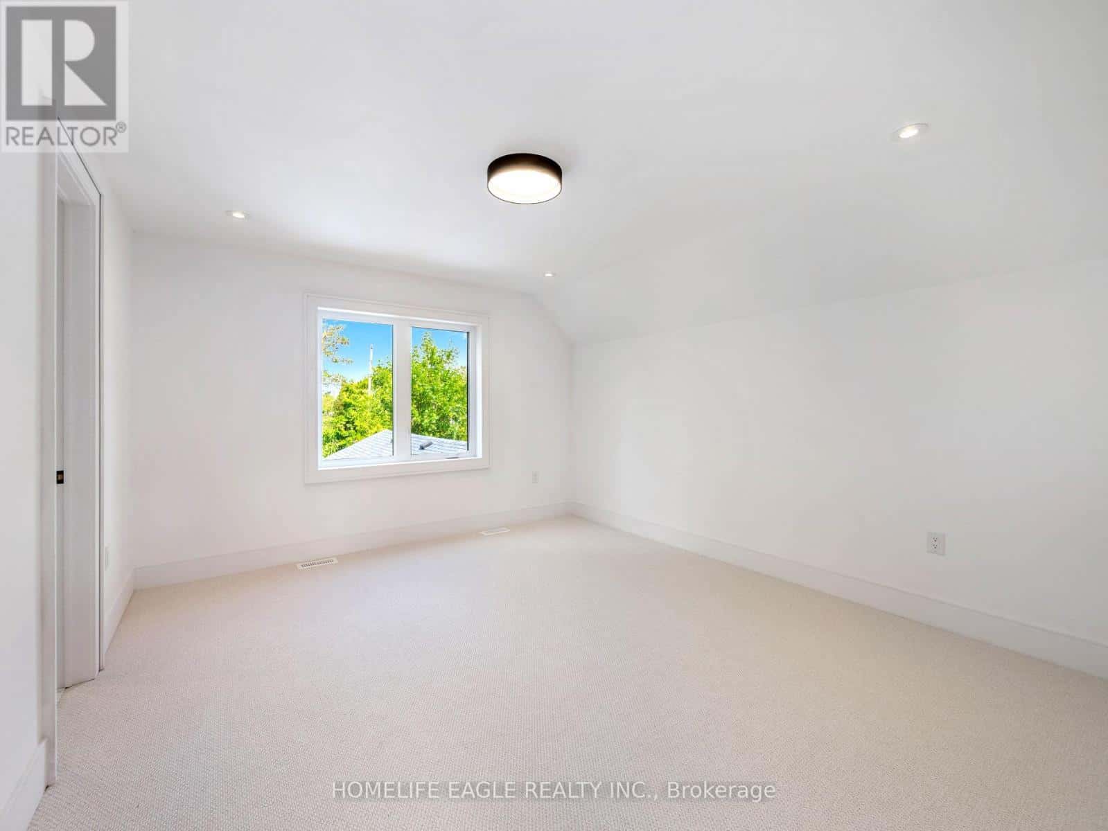 MAIN - 1242 KILLARNEY BEACH ROAD — Innisfil (Lefroy), Ontario - Photo 2 of 35