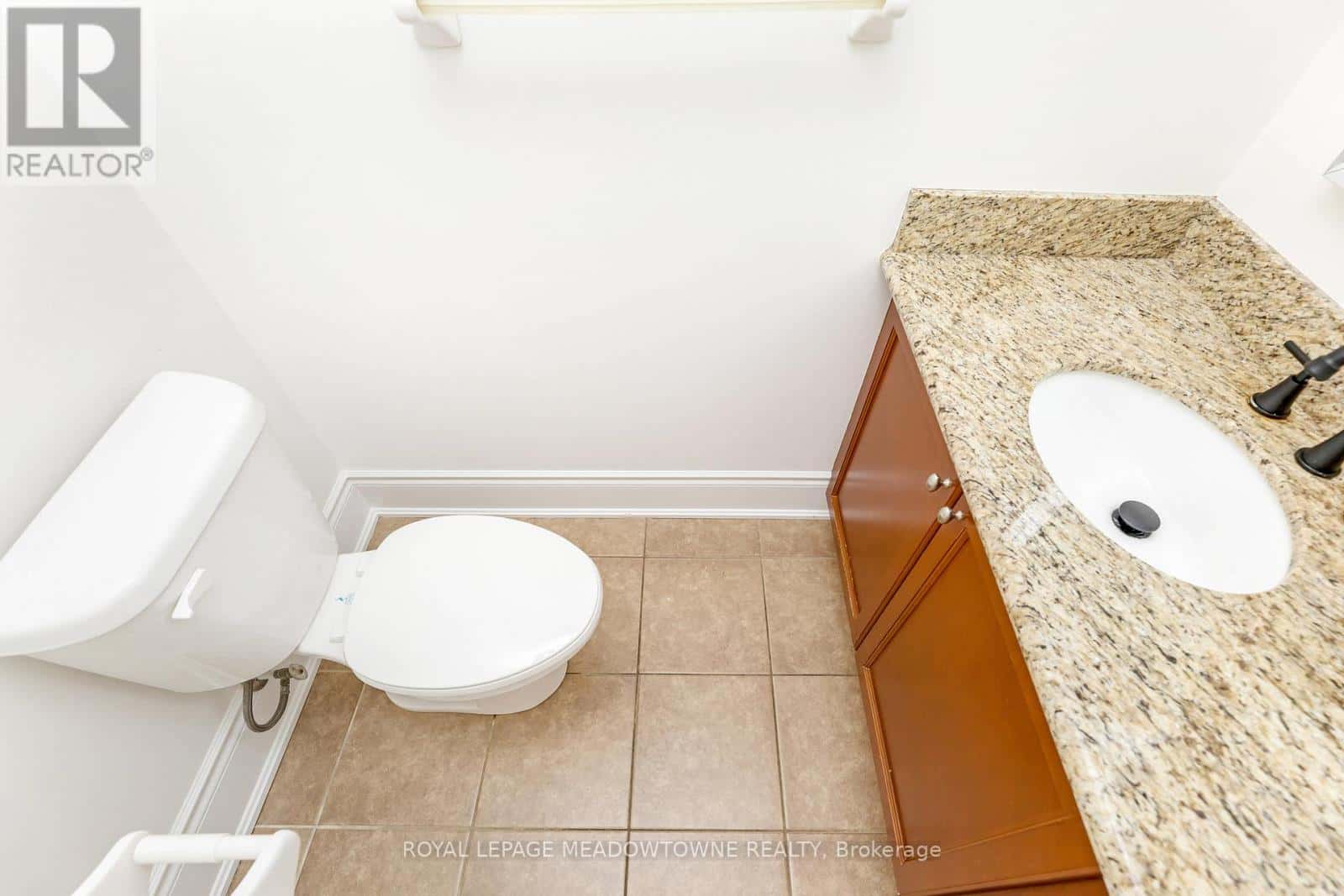 UPPER - 9105 DERRY ROAD W — Milton (CL Clarke), Ontario - Photo 5 of 40