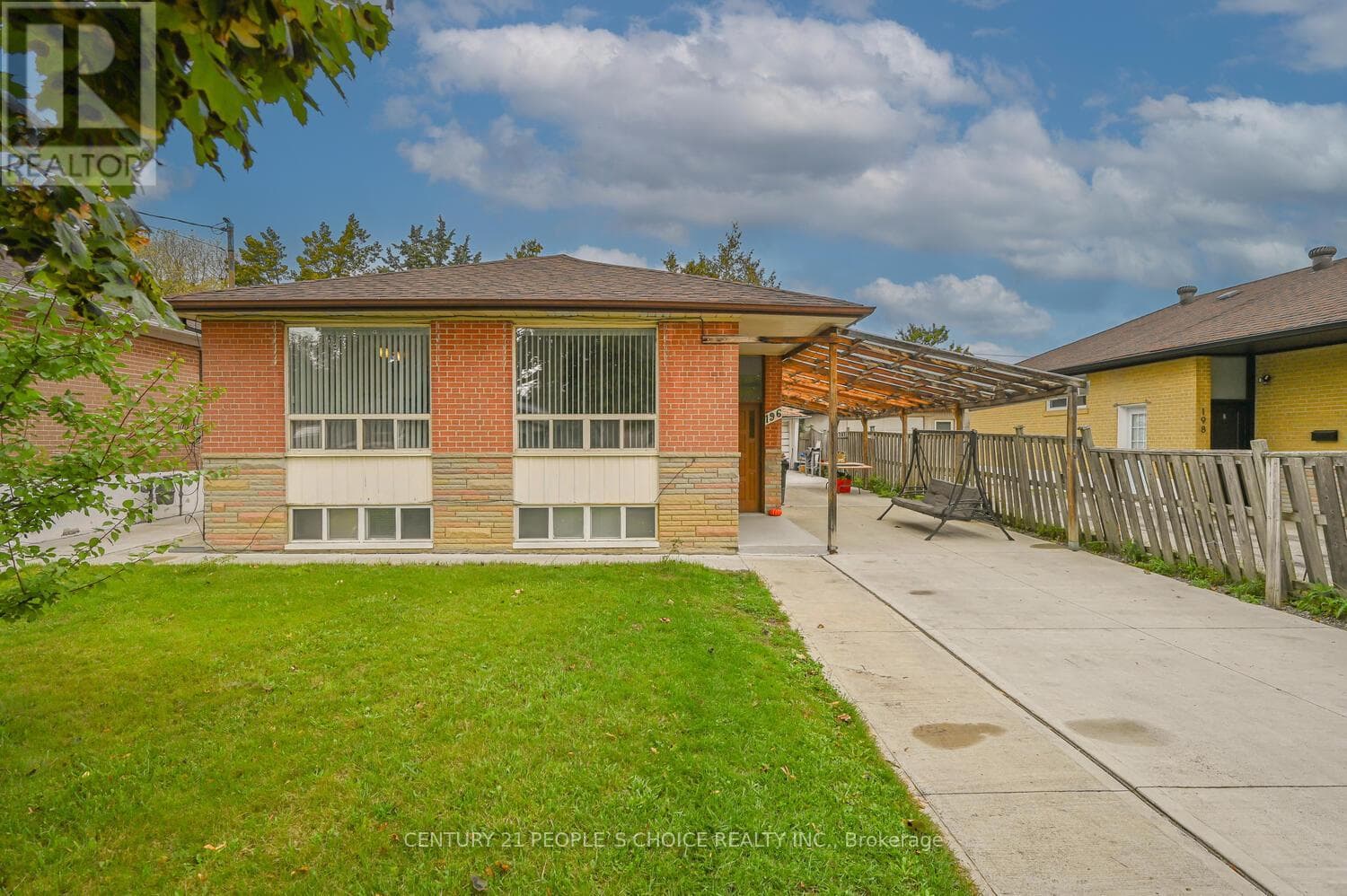 196 TAYSHAM CRESCENT — Toronto (Thistletown-Beaumonde Heights), Ontario - Main photo