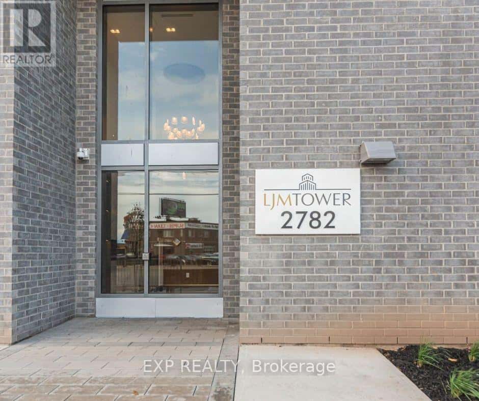 420 - 2782 BARTON ST E STREET — Hamilton (Riverdale), Ontario - Photo 2 of 19