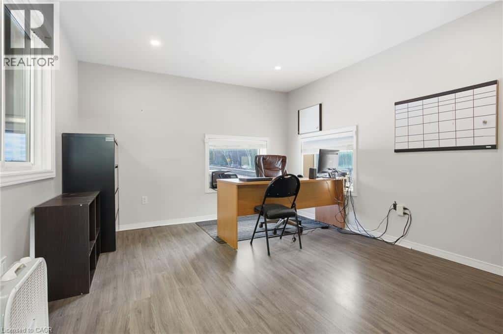 1255 GRAVENHURST Parkway — Gravenhurst, Ontario - Photo 5 of 43