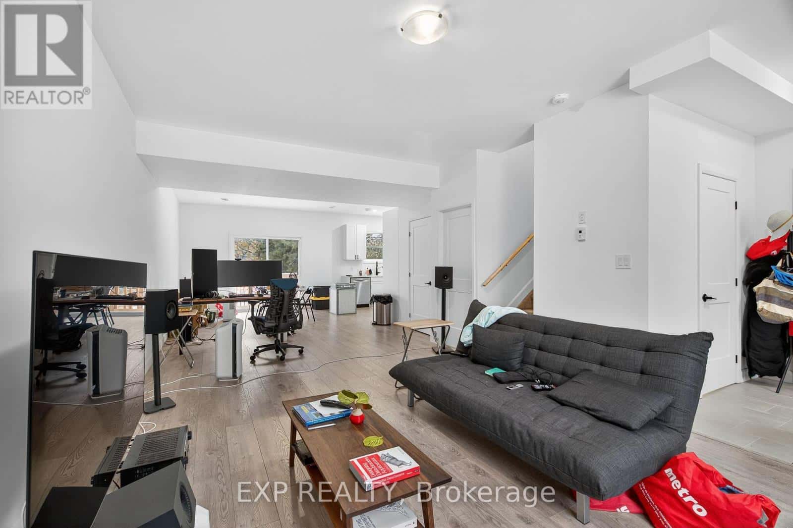 53 LAKEVIEW AVENUE — Kingston (City SouthWest), Ontario - Photo 5 of 49