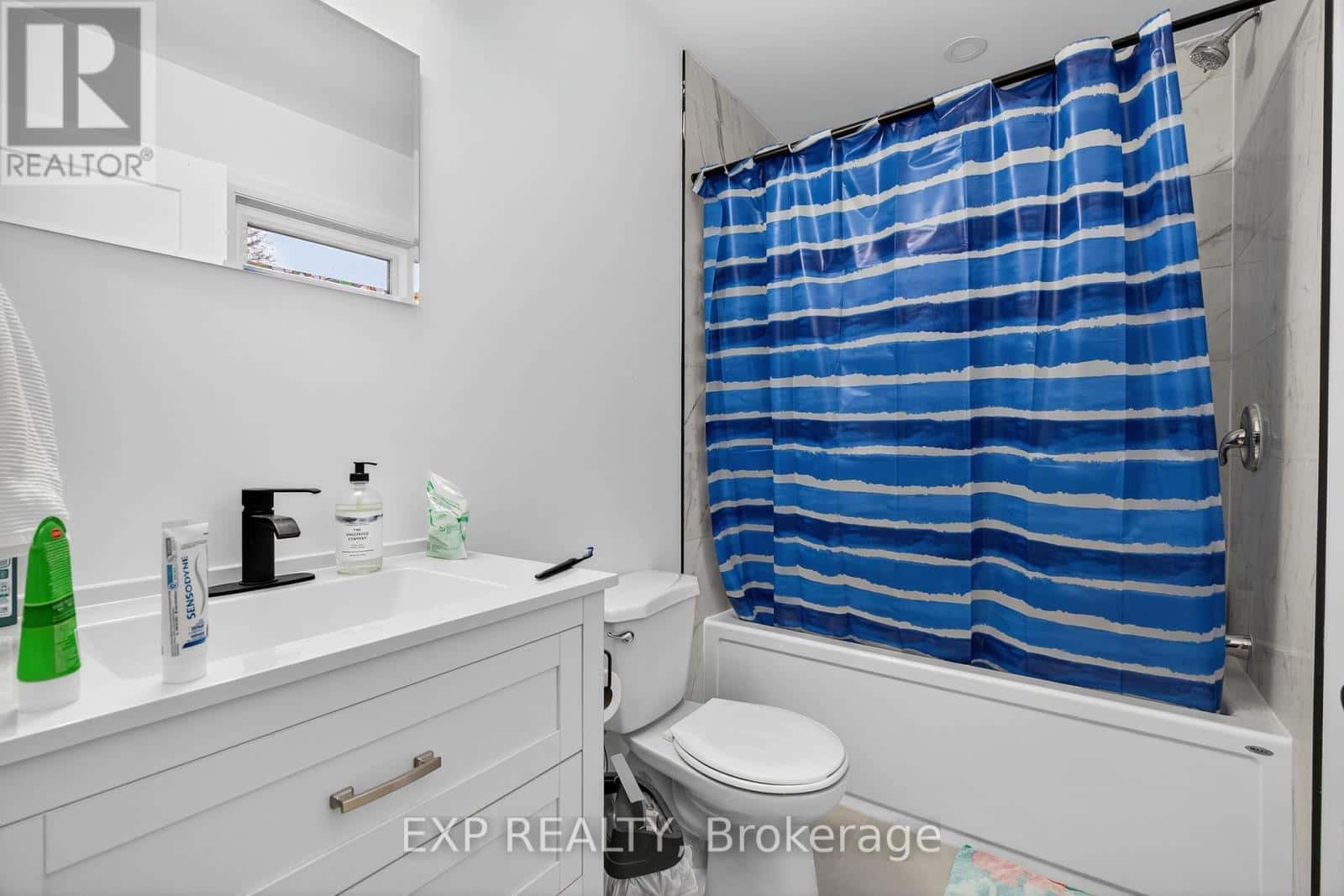 53 LAKEVIEW AVENUE — Kingston (City SouthWest), Ontario - Photo 4 of 49