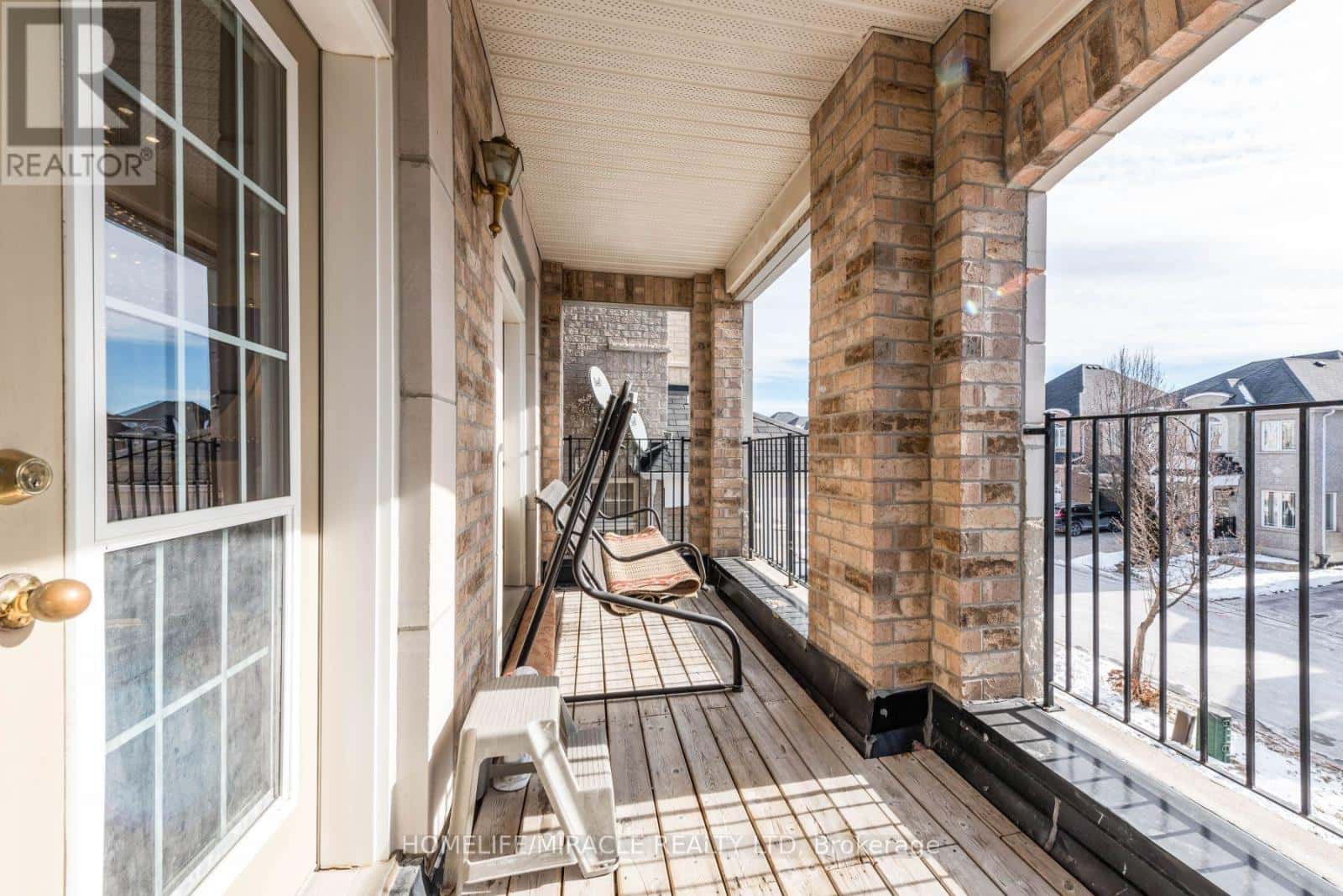 8 SOLWAY CRESCENT — Ajax (Northeast Ajax), Ontario - Photo 2 of 50