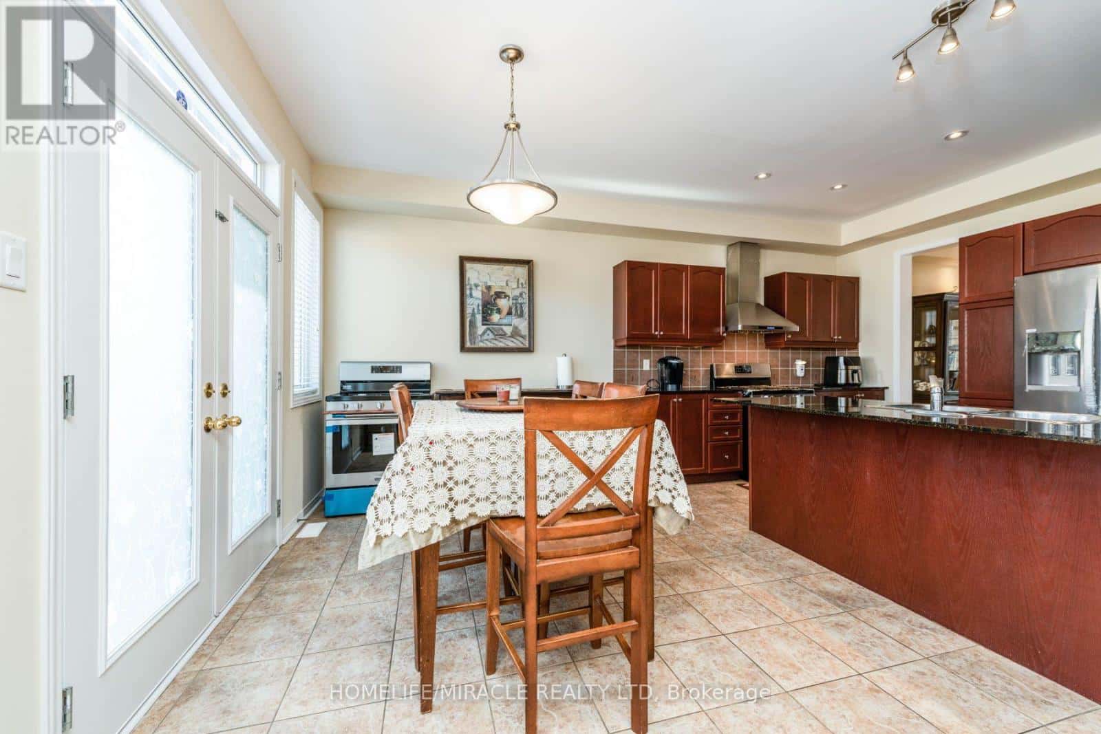 8 SOLWAY CRESCENT — Ajax (Northeast Ajax), Ontario - Photo 5 of 50