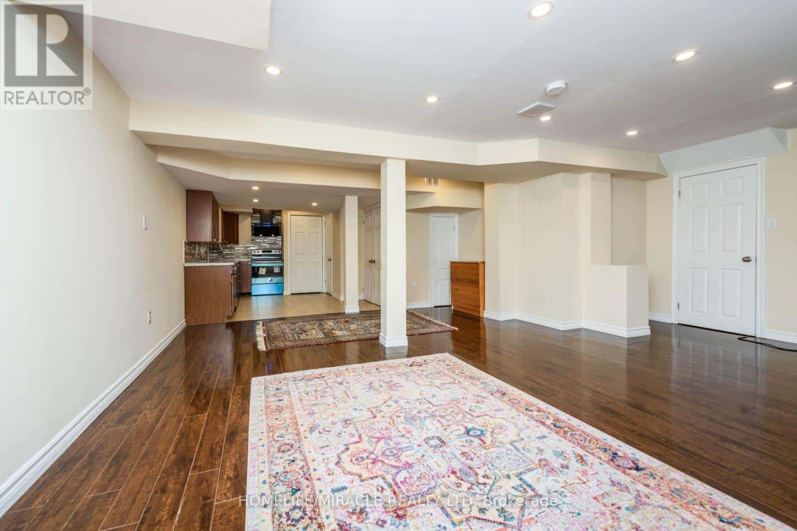 8 SOLWAY CRESCENT — Ajax (Northeast Ajax), Ontario - Photo 4 of 50