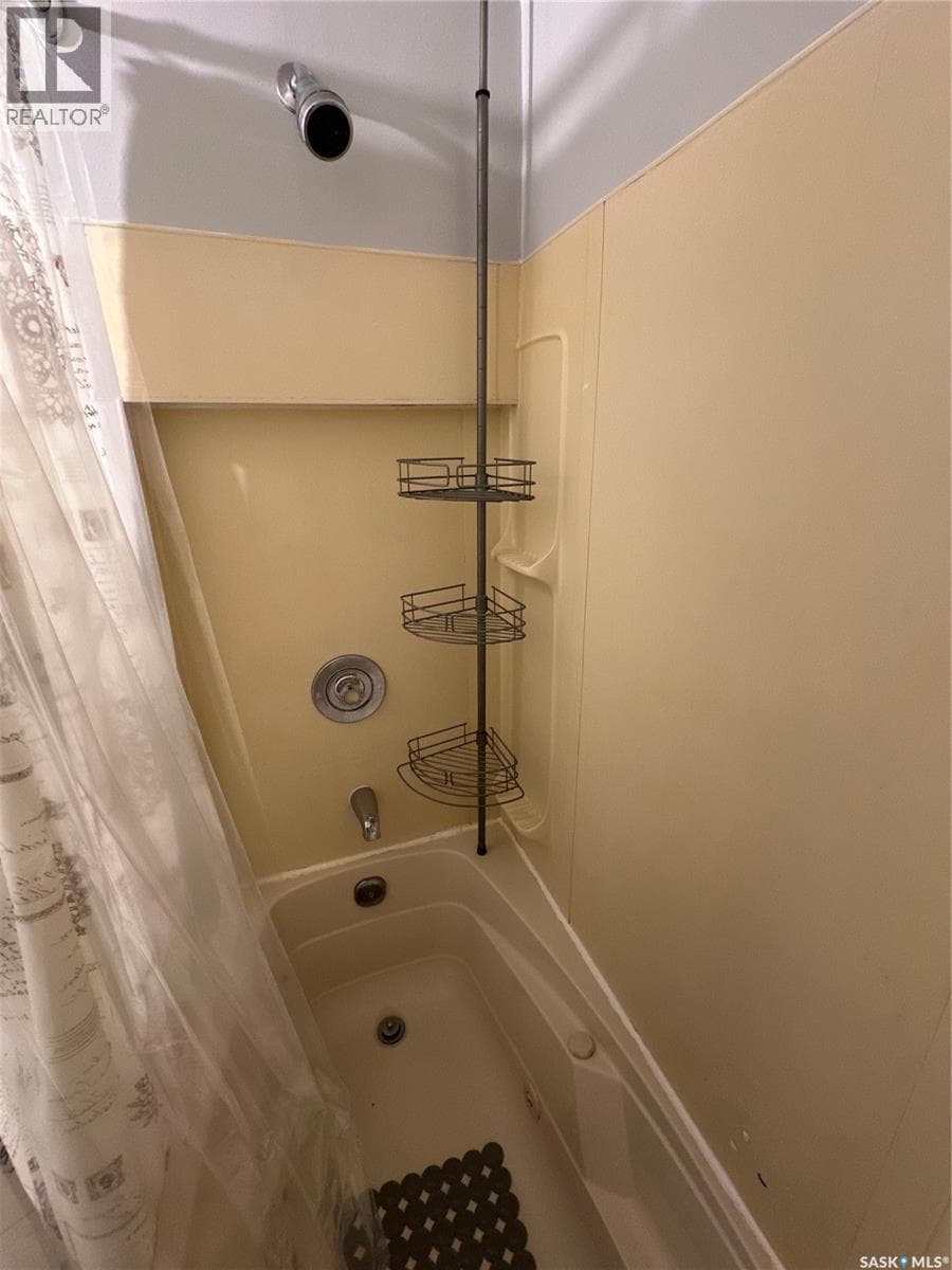 1019 8th STREET — Rosthern, Saskatchewan - Main photo