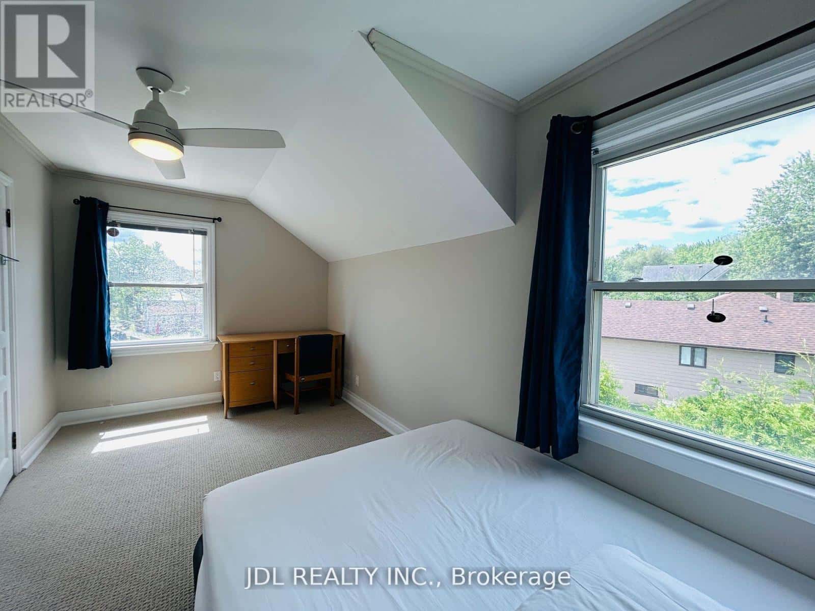 11 RED ROBIN ROAD — Georgina (Historic Lakeshore Communities), Ontario - Photo 3 of 32