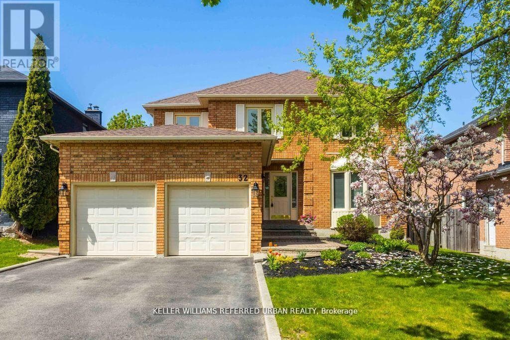 32 NELSON CIRCLE — Newmarket (Armitage), Ontario - Main photo