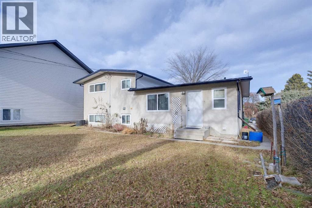 4719 54 Avenue — Rimbey, Alberta - Main photo