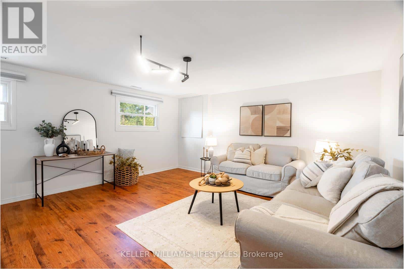 8749 LONGWOODS ROAD — Strathroy-Caradoc, Ontario - Photo 5 of 42