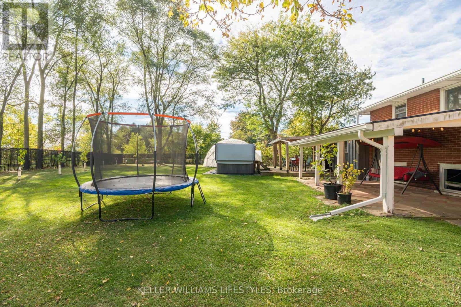 8749 LONGWOODS ROAD — Strathroy-Caradoc, Ontario - Photo 4 of 42