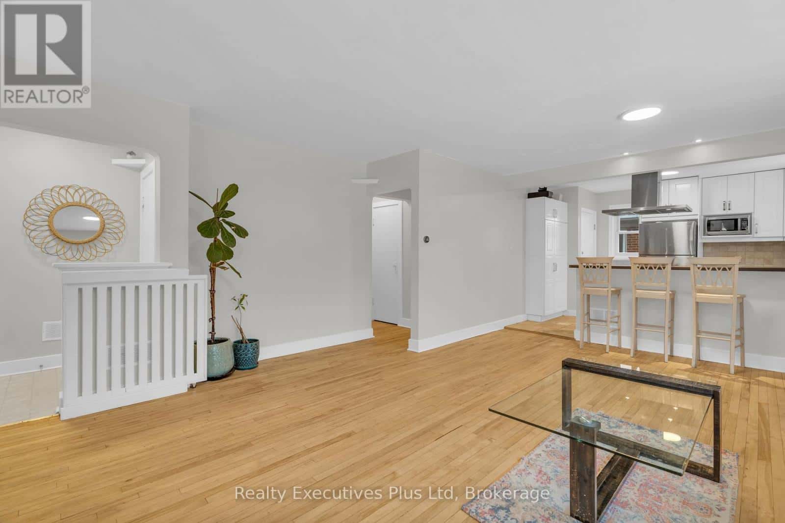 20 SUMMIT CRESCENT — Guelph (Exhibition Park), Ontario - Photo 4 of 43