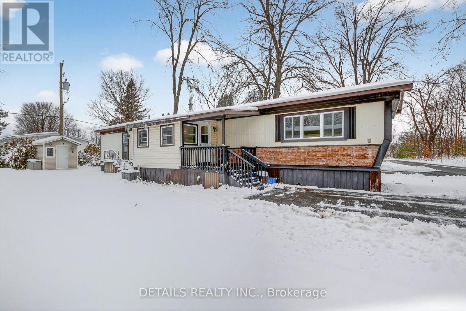 9 MAPLEWOOD AVENUE — Beckwith, Ontario - Main photo