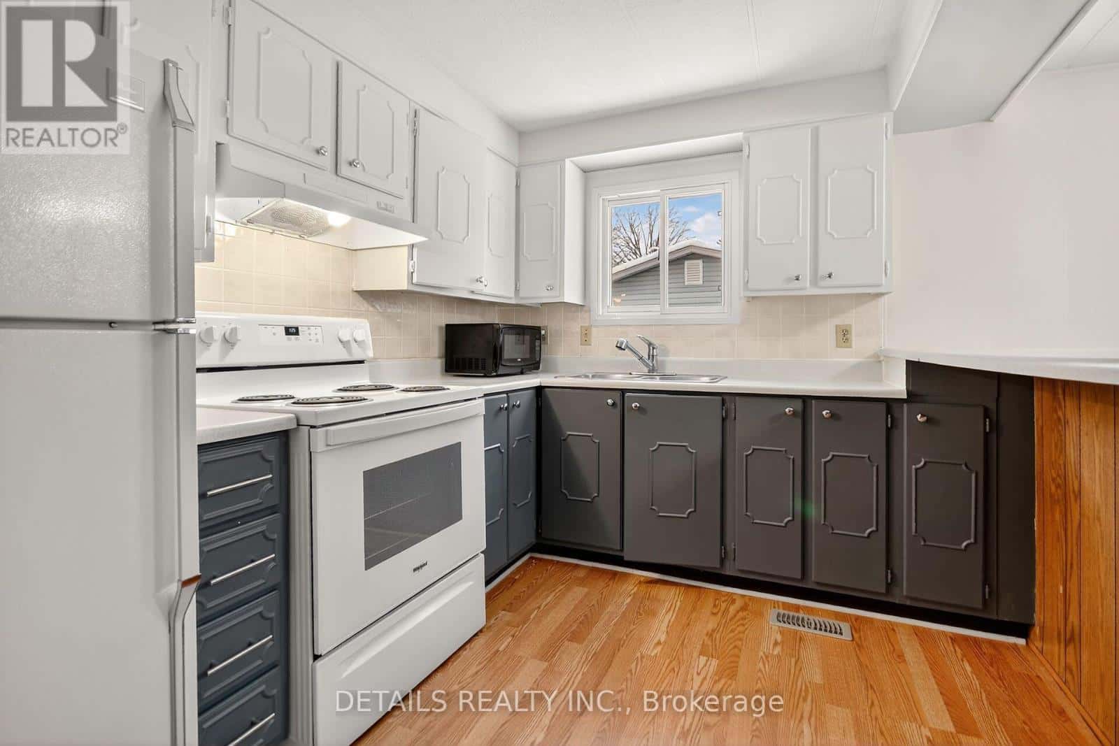 9 MAPLEWOOD AVENUE — Beckwith, Ontario - Photo 4 of 33