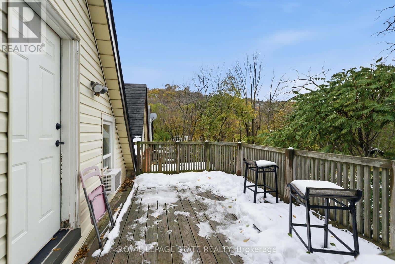 180 EMERALD STREET S — Hamilton (Stinson), Ontario - Photo 5 of 46