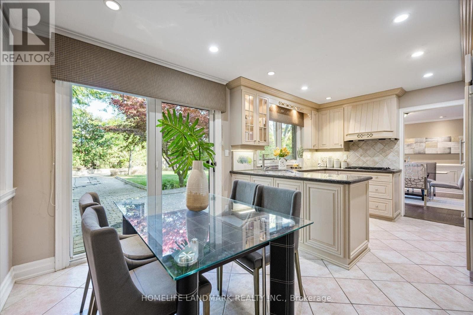 3 OLD ENGLISH LANE — Markham (Bayview Glen), Ontario - Main photo