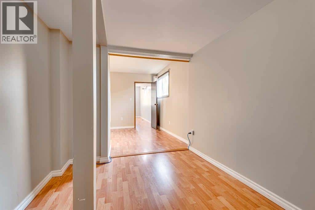 402 Main Street — Trochu, Alberta - Photo 2 of 31