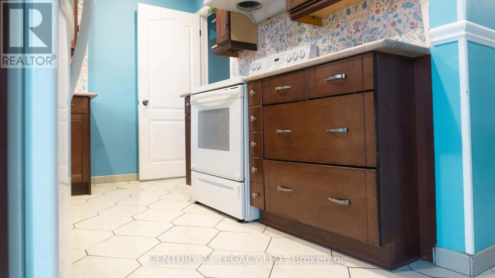 348 MILLEN ROAD — Hamilton (Stoney Creek Industrial), Ontario - Photo 5 of 37