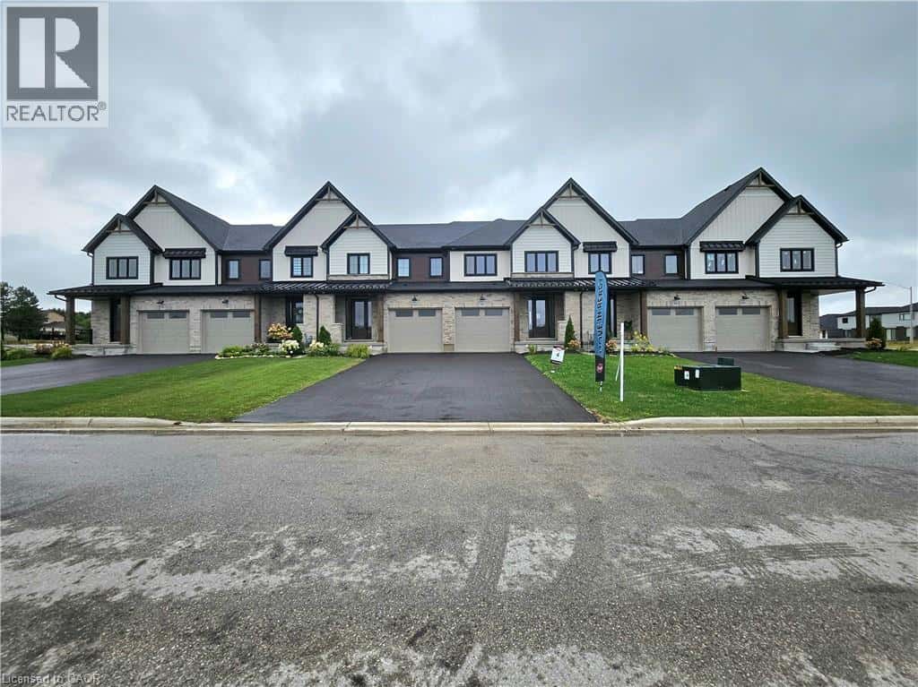 30 ANNE Street W — Harriston, Ontario - Photo 2 of 29